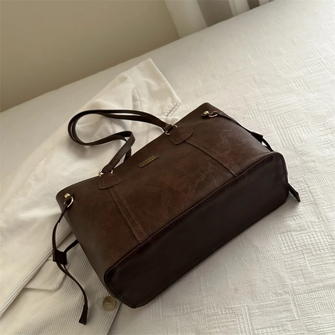 Large Capacity Retro PU Leather Tote Bag Women Commuting Shoulder Handbag With Zipper Closure Soft Texture Solid Color