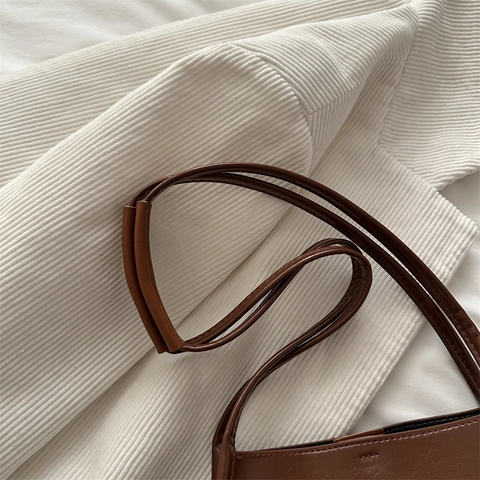 Damen Schultertasche Vintage PU Leder Große Kapazität Pendler Eimer Achsel Handtasche Retro Mode Lässig