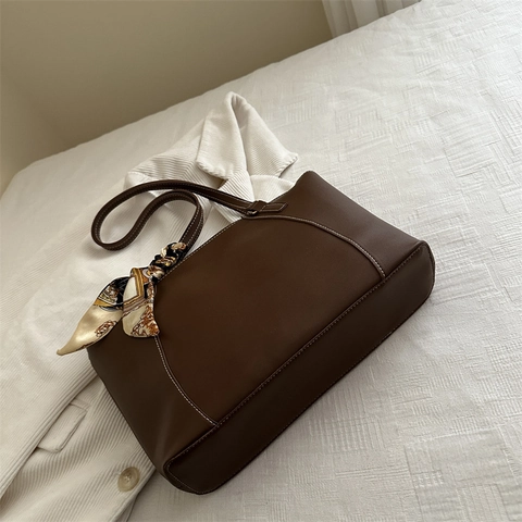 Bolso Tote Gran Capacidad Cuero PU Costuras En Contraste Decoración Pañuelo Bolso De Hombro Para Mujer Color Sólido