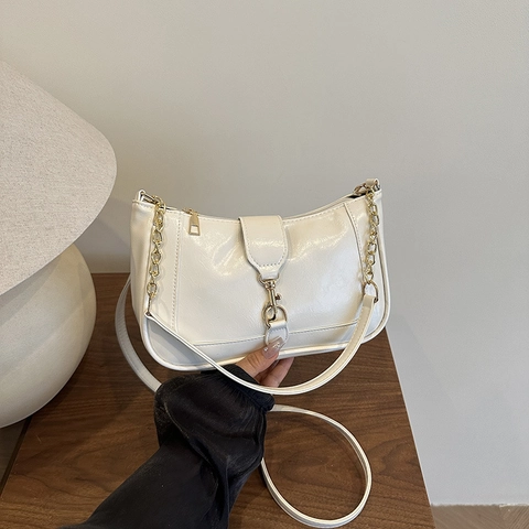 Bolso Pequeño Para Axila Mujer Cuero PU Bolso De Hombro Cruzado Con Cadena De Metal Gancho Color Sólido Diseño De Nicho