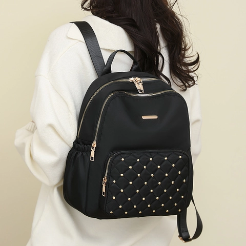 Zaino Da Donna Alla Moda In Nylon Trapuntato Motivo A Diamante Rivetto Dorato Multi Tasche Grande Capacità Viaggio Casual Style Street
