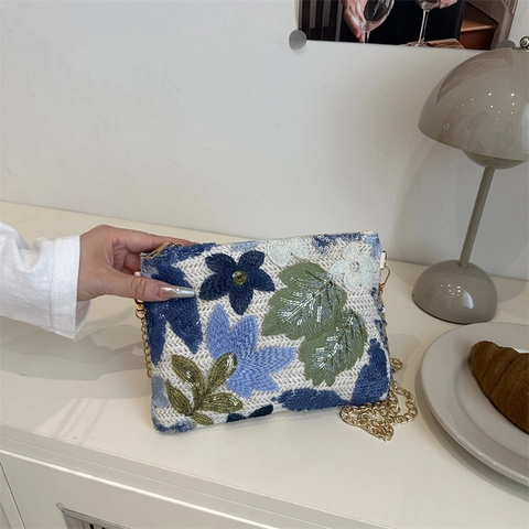 Damen Stroh Gewebte Umschlag Clutch Schulter Umhängetasche Mit Blumenstickerei Und Pailletten Goldener Metallkettenriemen