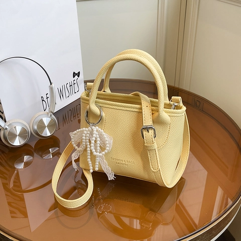 Bolso De Hombro Para Mujer Cuero PU Grano Lichi Colgante Lazo Encaje Perla Artificial Asa Bolso Cruzado Chic Estilo Verano Dulce