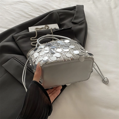 Glitzernde Eimer-Tasche Mit Runden Pailletten Und Kordelzugbeutel Mit Metallkettenriemen Trendige Abendparty-Handtasche Für Damen