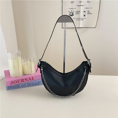 Black PU Leather Crescent Hobo Bag With Silver Chain Adjustable Grommet Strap Women Casual Y2K Underarm Purse