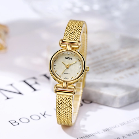 Women Quartz Watch Vintage Small Round Dial Alloy Case Woven Steel Mesh Strap Waterproof Elegant Dress Timepiece