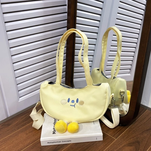 Süße Cartoon Canvas Knödel Umhängetasche Für Frauen Kawaii Stickerei Schultertasche Mit Plüschbeinen Neuheit Student