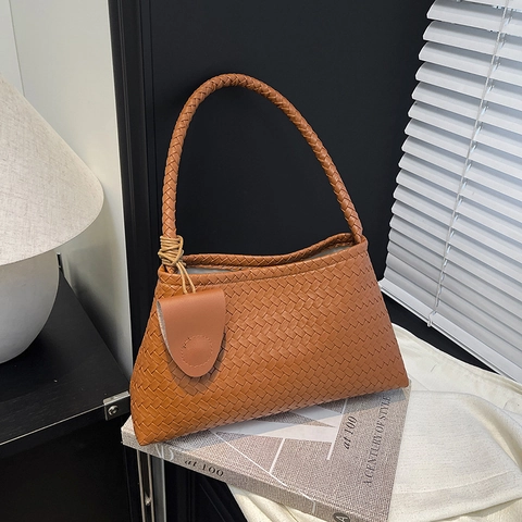 Woven PU Leather Shoulder Bag Niche Design Underarm Hobo Handbag Commuter Solid Color With Small Pouch Charm