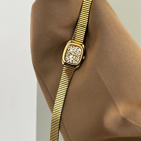 Retro Women Quartz Watch Stainless Steel Expansion Band Leopard Print Dial Square Vintage Elegant Flexible Wristwatch