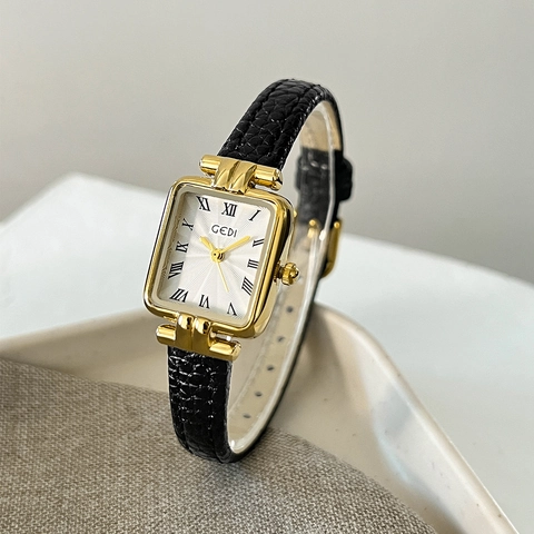 Women Quartz Watch Vintage Rectangular Alloy Case Leather Strap Roman Numeral Dial Waterproof Fashion Elegant Timepiece