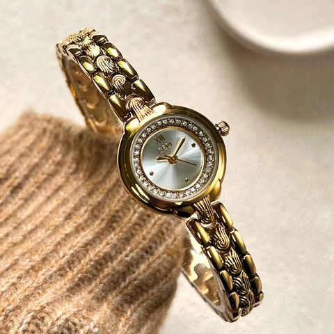 Elegant Women Quartz Bracelet Watch Rhinestone Bezel Engraved Metal Strap Waterproof Luxury Vintage Style Wristwatch
