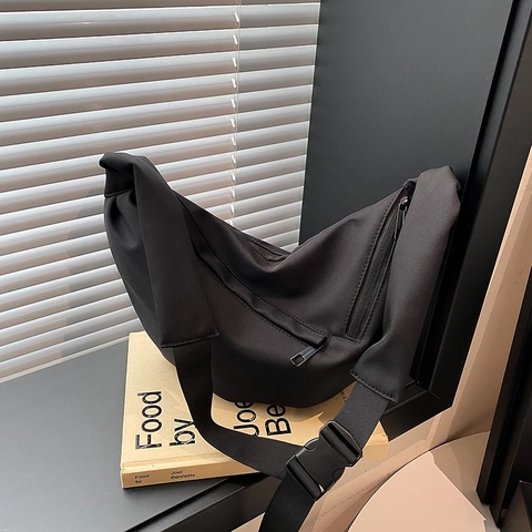Damen Minimalistische Einfarbige Umhängetasche Halbmond Teigtaschenform Verstellbarer Gurt Leichte Lässige Crossbody Tasche Alltag