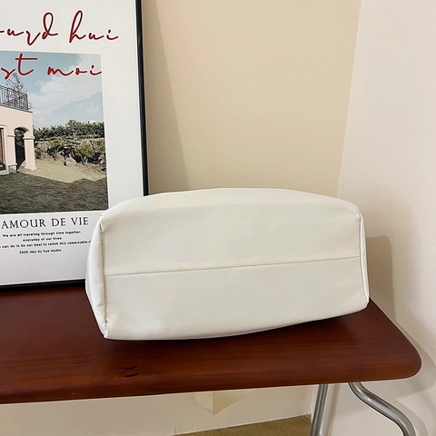 Minimalistische Nylon Schoudertas Voor Dames Grote Capaciteit Lichtgewicht Messenger Bag Met Verstelbare Riem