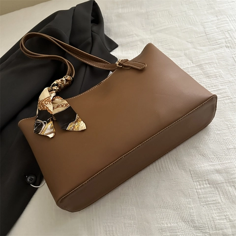 Borsa Tote Grande Capacità Stile Vintage Pelle PU Liscia Decoro Sciarpa Elegante Borsa A Spalla Da Donna