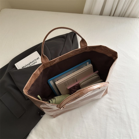 Women Glossy Crinkled Tote Bag Large Capacity Letter Print High Shine Handbag Summer Fashion Shoulder Bag