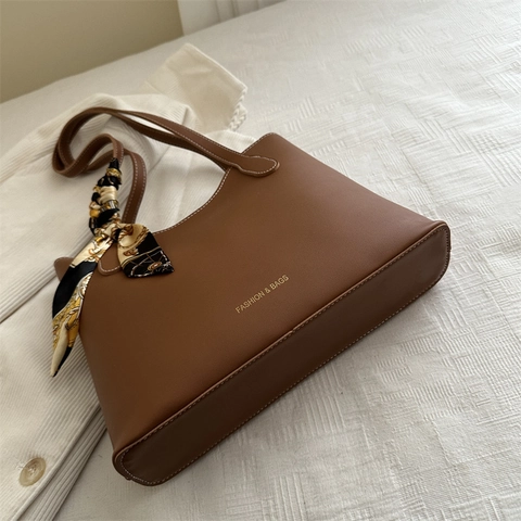 Sac Tote Femme Cuir PU Grande Capacité Surpiqûres Contrastées Sac À Épaule Commuter Avec Foulard Décoratif Décontracté