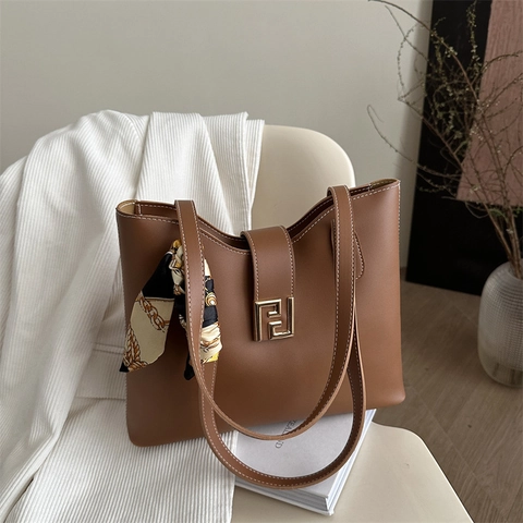 Große Kapazität PU Leder Tote Bag Für Frauen Vintage Schultertasche Mit Satinnschal Kontrastnähten Pendler Handtasche