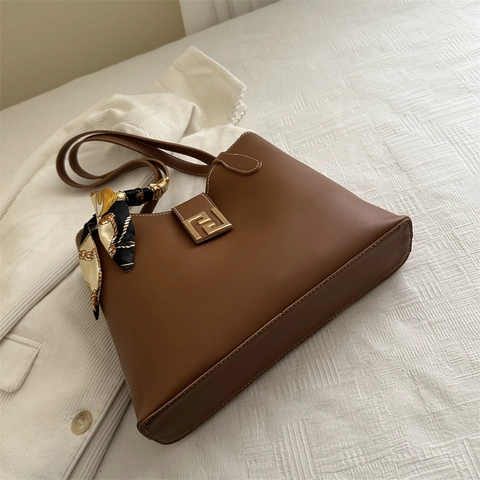 Große Kapazität PU Leder Tote Bag Für Frauen Vintage Schultertasche Mit Satinnschal Kontrastnähten Pendler Handtasche