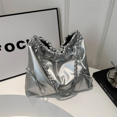 Damen Schultertasche Große Kapazität PU Leder Kettengurt Schleife Dekor Metallic Kordelzug Eimer Tragetasche