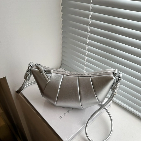 Dames PU Leder Geplooide Croissant Schoudertas Knoopriem Halve Maan Dumpling Crossbody Kleine Street Trendy Handtas