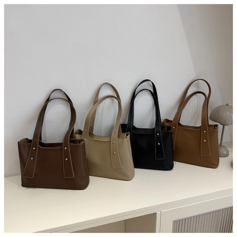 Minimalist PU Leather Tote Bag For Women Contrast Stitching Rivet Large Capacity Shoulder Bag Daily Commute Solid Color