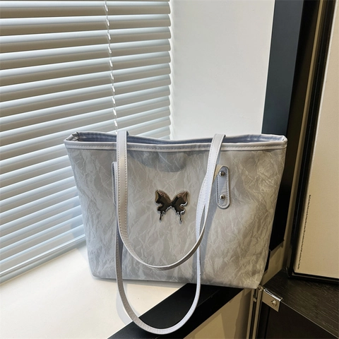 Grand Sac Fourre-Tout Plissé En Similicuir Pour Femme Avec Papillon Sac À Bandoulière Spacieux Pour Le Trajet Quotidien