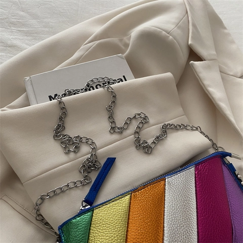 Borsa Busta Arcobaleno Metallizzata In Pelle PU Colorata Tracolla Con Catena Argentata E Borchie Per Donna Alla Moda