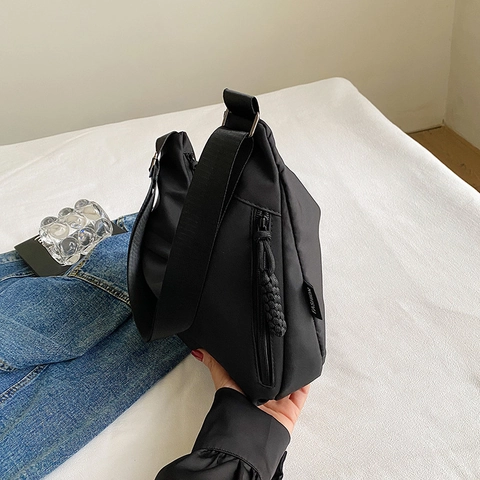 Fashion Nylon Dumpling Crossbody Bag For Women Large Capacity Casual Shoulder Messenger Bag With Adjustable Wide Strap