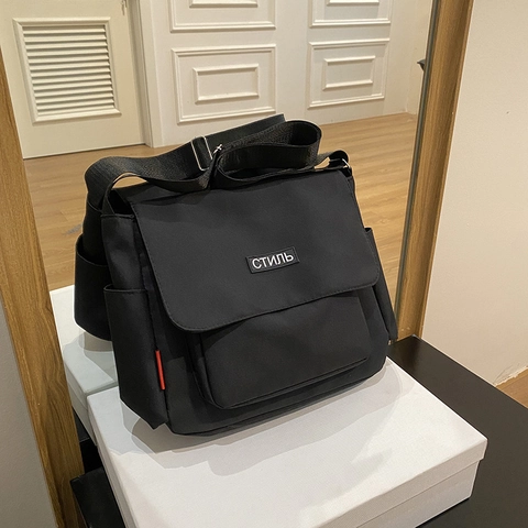 Borsa Messenger Nylon Grande Capacità Stile Workwear Tracolla Patta Streetwear Versatile Studente