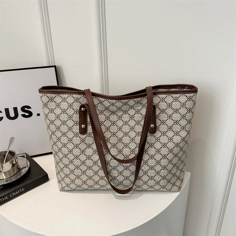 Large Capacity Tote Bag PU Leather Vintage Geometric Print Commuting Shoulder Handbag Gold Rivets Zipper For Women