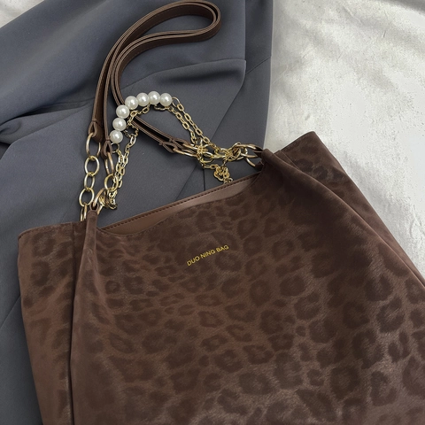 Leopard Print Tote Bag Large Capacity Women PU Leather Shoulder Handbag Artificial Pearl Chain Decoration Retro Commuter Fashion