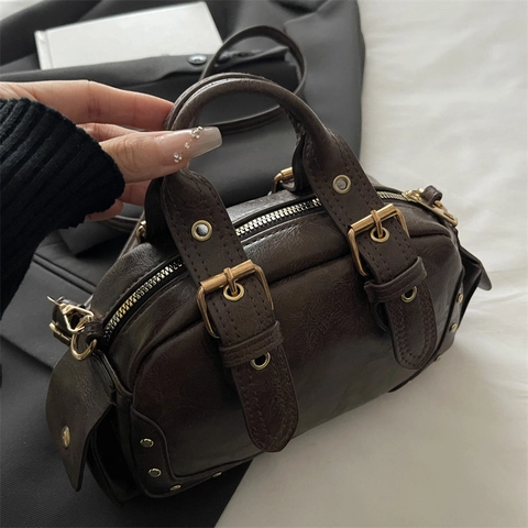 Vintage PU Leer Boston Tas Dames Motorstijl Met Gespen En Klinknagels Veelzijdige Schouder Crossbody Handtas Dagelijks Gebruik