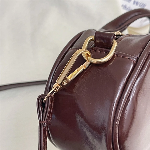 Mini Sac Boston Femmes Sac À Main En Cuir PU Brillant Rétro Ovale Bandoulière Avec Bandoulière Réglable Quincaillerie Dorée