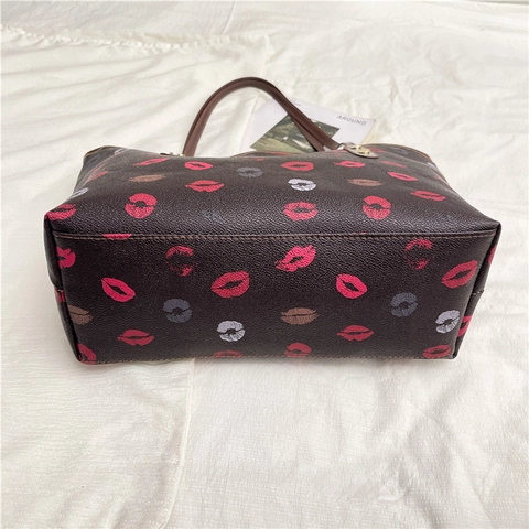 Large Capacity Tote Bag Women PU Leather Lips Print Fashion Handbag Commuter Shoulder Bag Every Day Casual