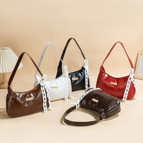 Borsa Sottobraccio In Pelle PU Lucida Con Fiocco In Pizzo Bianco Borsa A Spalla Hobo Retrò Per Donna