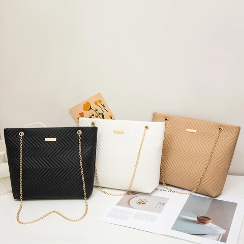 Women Tote Handbag PU Leather V-Quilted Gold Chain Shoulder Bag Large Capacity Casual Versatile For Daily Use