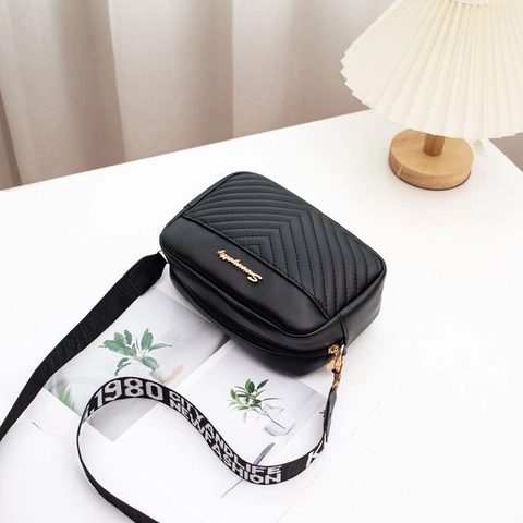 Women Crossbody Bag PU Leather V-Quilted Chevron Camera Bag With Wide Letter Strap Gold Hardware Zipper Closure