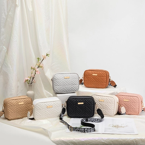 Borsa Tracolla Trapuntata Donna Pelle PU Piccola Borsa Fotocamera Quadrata Tracolla Larga Lettere Accessori Dorati Stile Versatile