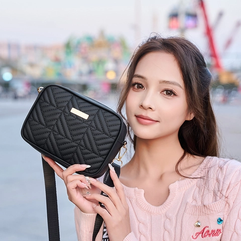 Borsa Tracolla Trapuntata Donna Pelle PU Piccola Borsa Fotocamera Quadrata Tracolla Larga Lettere Accessori Dorati Stile Versatile