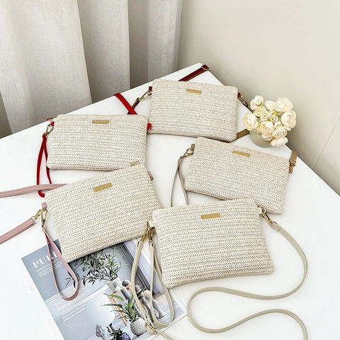 Straw Woven Crossbody Bag Small Square Summer Beach Shoulder Handbag With Zip Closure And Synthetic Leather Strap