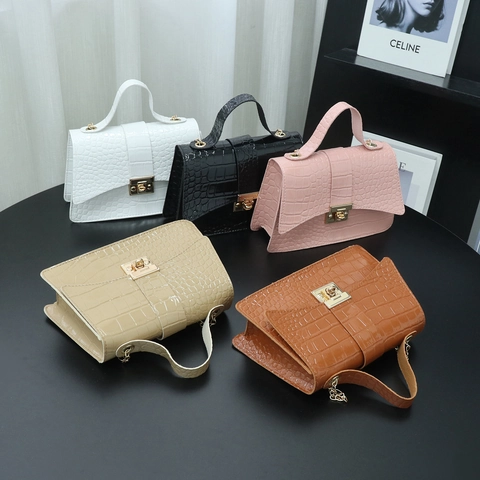 Women Handbag PU Leather Crocodile Pattern Chain Strap Metal Lock Fashion Square Crossbody Bag For Daily Use