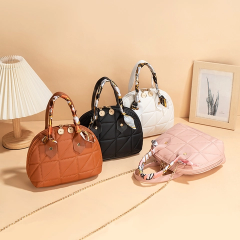 Sac Coquillage En Cuir PU Matelassé Avec Poignée En Foulard De Satin Et Chaîne Dorée Pour Femme Sac À Main Élégant