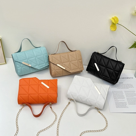 Women Quilted Rhombic Shoulder Bag PU Leather Small Square Crossbody Bag With Gold Chain Strap Retro Fashion Handbag