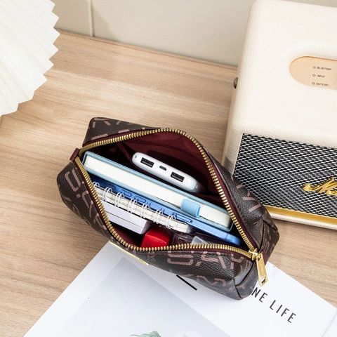 Vintage Letter Print PU Leather Clutch Bag With Wristlet Strap Monogram Zipper Makeup Organizer Pouch