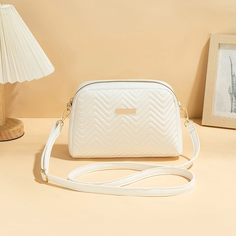Quilted Camera Bag For Women PU Leather Crossbody Shoulder Purse With Gold Hardware Adjustable Strap Chic