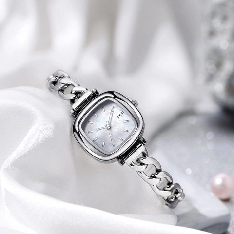 Women Quartz Watch Elegant Oval Mother Of Artificial Pearl Dial Alloy Chain Link Bracelet Waterproof Fashion Timepiece