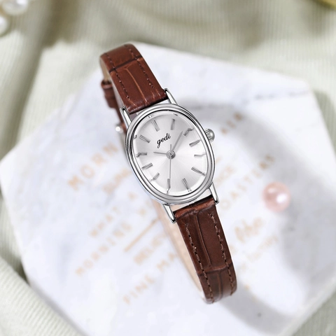 Women's Quartz Watch Oval Alloy Case Genuine Leather Strap Waterproof Elegant Retro Minimalist Wristwatch