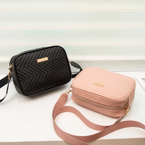 Women Chevron Quilted Crossbody Bag PU Leather Camera Square Purse With Gold Hardware Wide Adjustable Strap Versatile Chic