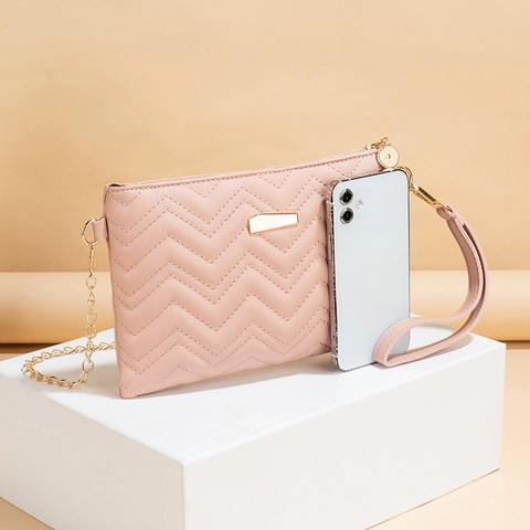 Sac Bandoulière Femme En Cuir PU Pochette Enveloppe Matelassée En V Avec Chaîne Dorée Et Dragonne Petit Sac Carré Chic