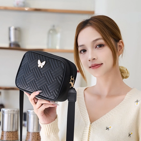 Fashion Crossbody Bag PU Leather Quilted Texture Butterfly Decor Wide Adjustable Strap For Women Trendy Camera Bag